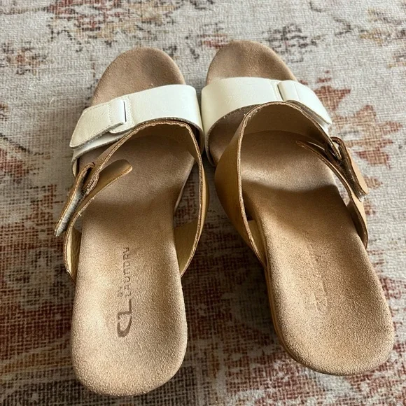 Chinese Laundry Tan and Cream Women's wedge Sandal - Picture 7 of 7